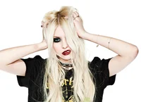 Taylor momsen