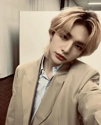 08- hwang hyunjin