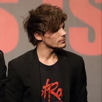 louis tomlinson - 13