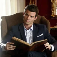 Elijah Mikaelson 01