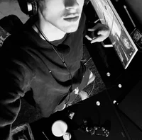 01 - PATRICK FEELY