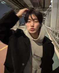 32 - Choi San
