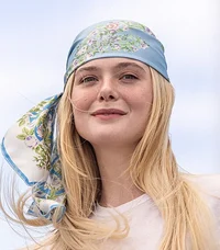 Elle Fanning 