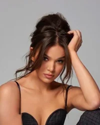 Hailee Steinfield 07