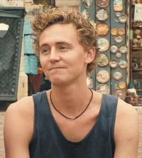 Tom Hiddleston 