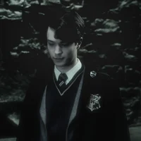 TOM RIDDLE