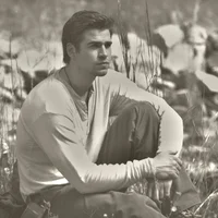 S1 GALE HAWTHORNE 