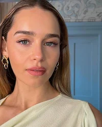 Emilia Klark 