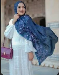 Hijabi woman Nadia 