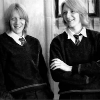015-WEASLEY TWINS