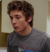05 - Lip Gallagher