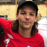 louis tomlinson - 21