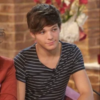 louis tomlinson - 11