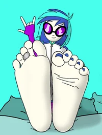 Vinyl Scratch feet