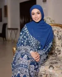 Hijabi aunt Nadia 