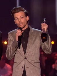 louis tomlinson - 16