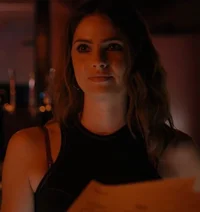 Shelley Hennig