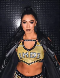 Indi Hartwell 