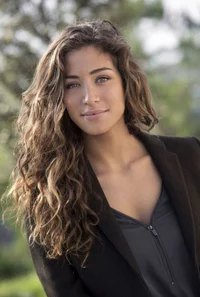 Manon Azem 