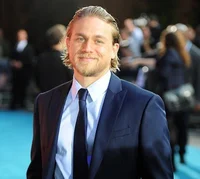 Charlie Hunnam 