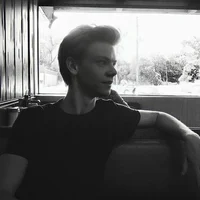 Thomas Sangster 
