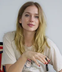 Elizabeth lail 