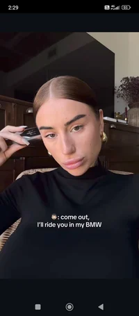 Sarah Velush _swipe_
