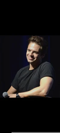 Sebastian Stan 