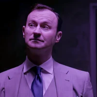 04 MYCROFT HOLMES