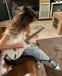 Guitar girl