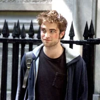 ROBERT PATTINSON