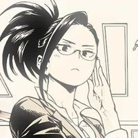 Momo yaoyorozu 