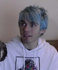 Awsten Knight 
