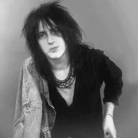 IZZY STRADLIN