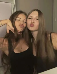 2 Girls