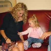 Taylor Alison Swif 