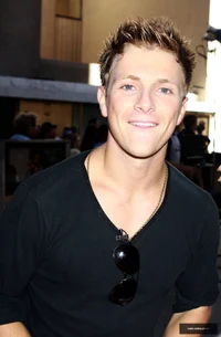 Charlie bewley 