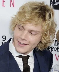 Evan Peters