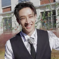 01 Christopher Bang