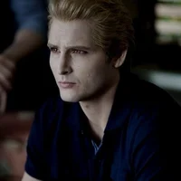 Carlisle Cullen 
