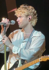 Luke Hemmings