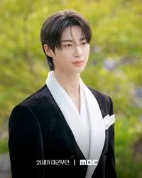 Grand Prince Yi An 