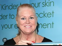 Kim Woodburn 