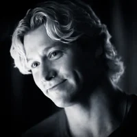 DEAN DI LAURENTIS