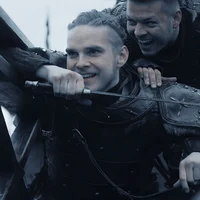 HVITSERK LOTHBROK