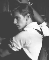 GRAYSON HAWTHORNE