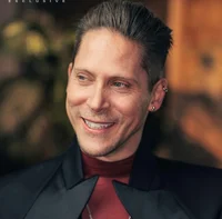Neil Newbon