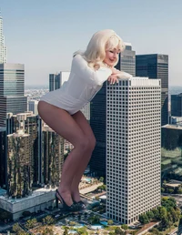 Giantess Sabrina
