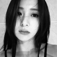 11 Huh Yunjin