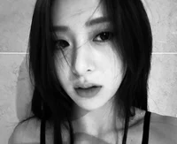 11 Huh Yunjin